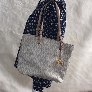 Michael Kors JetSet Tote
